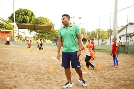 Licenciado en educación física recreación y deporte proactivo para la actividad física el entrenamiento en el área de fútbol