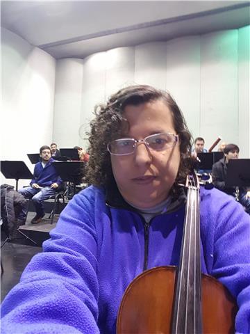 Profesora de Violín y Viola con mas de 20 años de experiencia, ofrece clases online