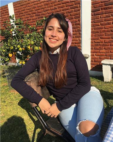 Estudiante de último año en la carrera de historia, con muchas ganas de enseñar, ofrece los servicios desde 1ro de secundaria hasta último año