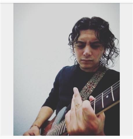 Licenciado en guitarra y composición, con más de 2 años de experiencia dando clases particulares y personalizadas con conocimiento a nivel profesional