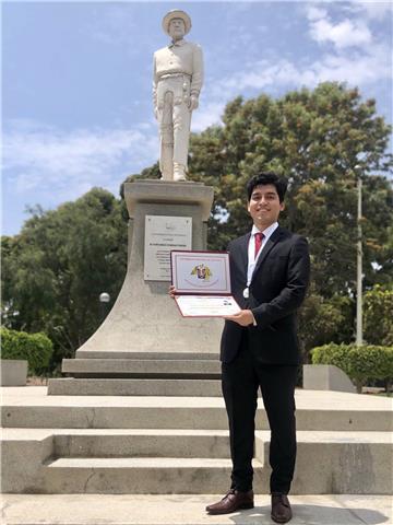 Profesor de Cómputo bilingüe con excelentes aptitudes para la enseñanza. Tengo experiencia dictando clase a jóvenes entre los 10 y 16 años