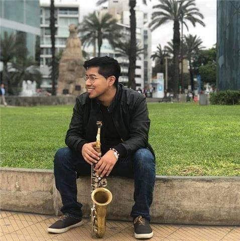 Saxofonista, flautista y arreglista da clases de música para todos los niveles