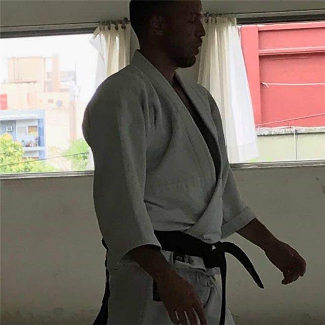 Defensa personal •instructor de aikido •instructor de taekwondo •boxeo amateur •preparación fisica