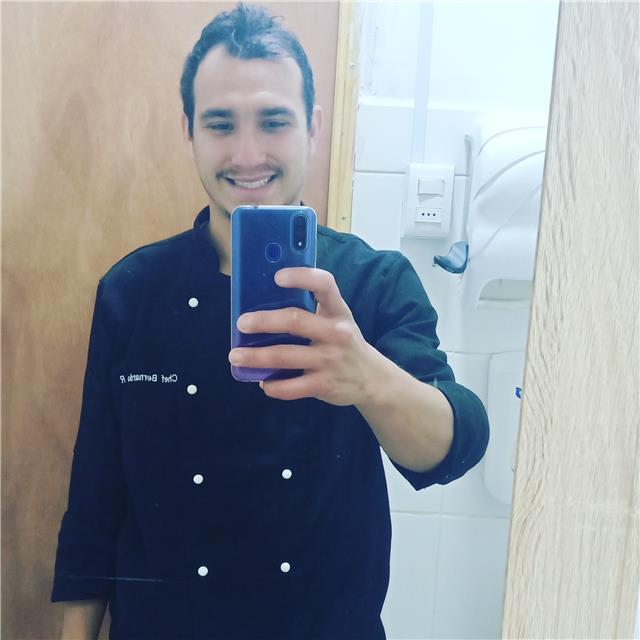 Profesor de cocina internacional, repostería, cocina básica y nuevas técnicas