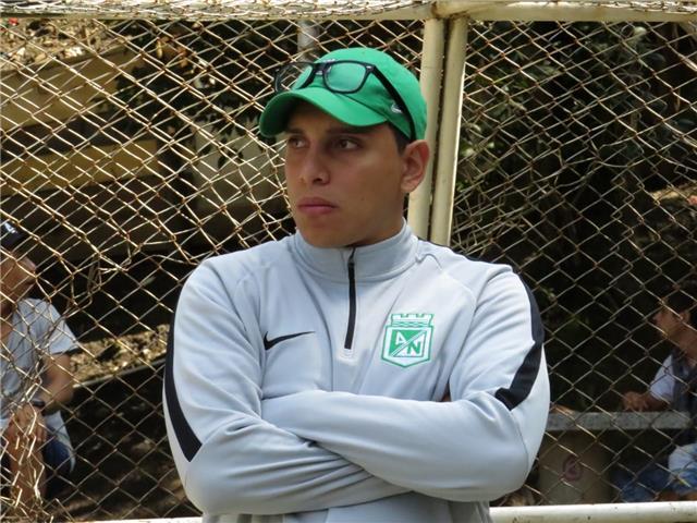 Profesional en deportes, entrenador personal, entrenamiento grupal