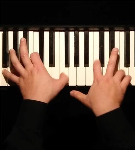 Piano: clases particulares online por titulado en piano para todas las edades