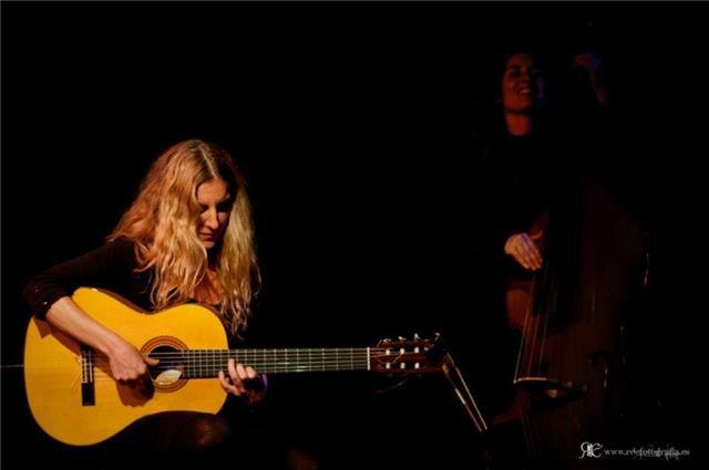 Clases de guitarra española para adultos y mayores