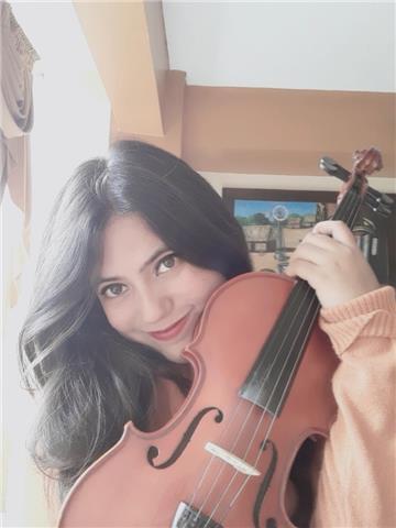 Dictó clases de violín a principiantes y persona con poca experiencia