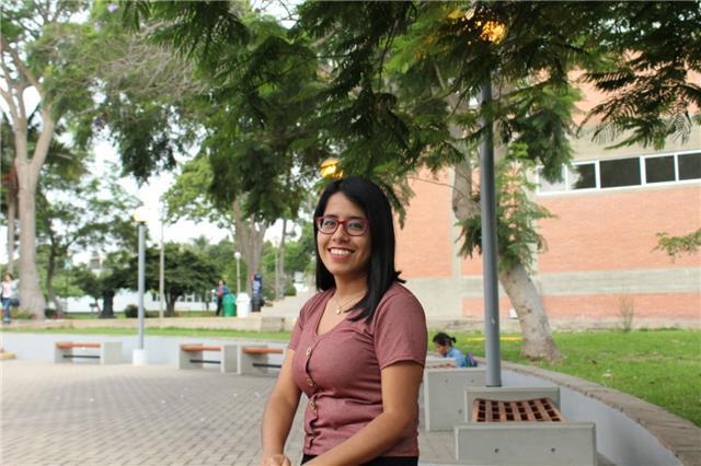 Profesor de Inglés como lengua extranjera con experiencia en la enseñanza para niños, jóvenes y adultos en clases online ofreciendo clases didácticas basadas en la enseñanza por proyectos y el aprendizaje por descubrimiento