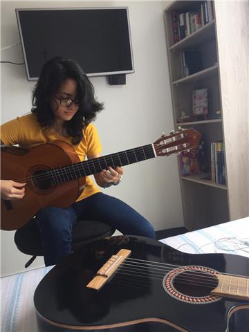 Profesora de música ofrece clases de organeta, ukelele, guitarra e iniciación musical a niños, jóvenes y adultos en el Área metropolitana