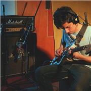 Guitarrista con 14 años de experiencia imparte clases particulares de solfeo, armonía y fundamentos de la guitarra