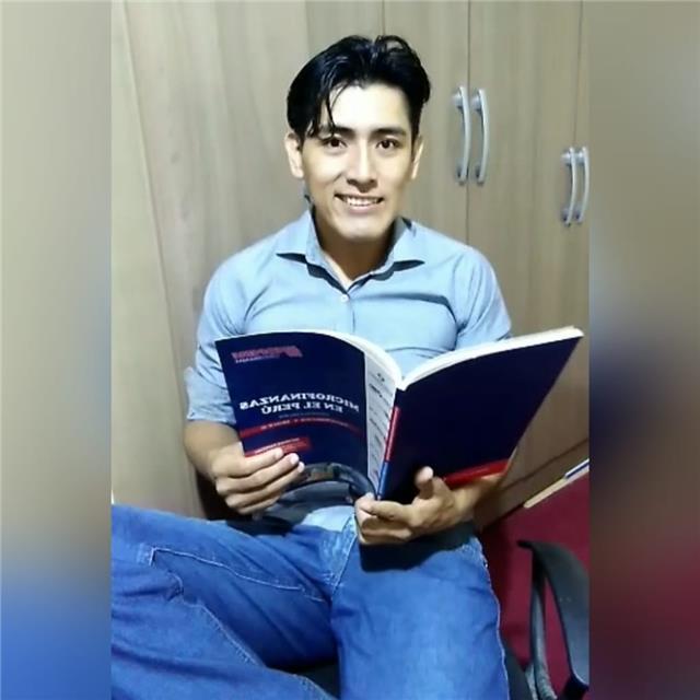 Profesor dinámico orientado a pre y pos grado