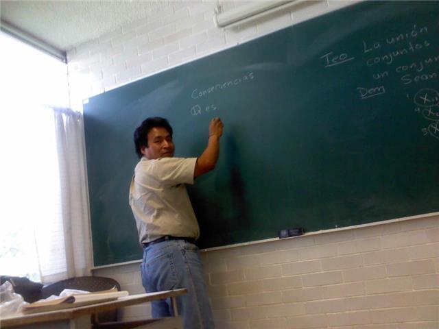 Profesor matématicas a todos los niveles, secundaria, nievel medio y superior, solucion de tareas, guias