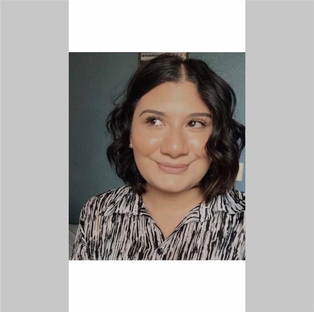 Mi nombre es Cindy García, profesora de inglés, estudiante universitaria; graduada de BSSM, instituto en Redding, California. Doy clases online en Tecámac y Ojo de Agua, Estado de México