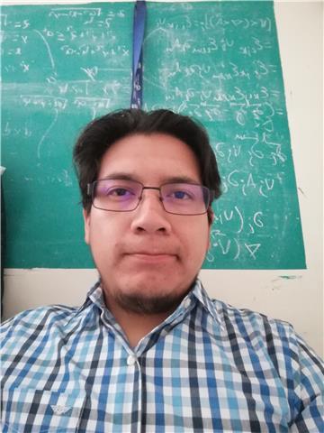 Licenciado en Física Aplicada y estudiante de maestría en ciencias, da clases de matemáticas a alumnos de nivel secundaria, preparatoria/bachillerato y primeros años de universidad