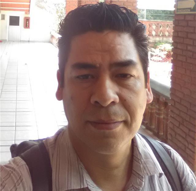 Profesor de español, con licenciatura en Pedagogía, para impartir clases a alumnos ya sea de forma presencial o en línea a través de las plataformas zoom o meet