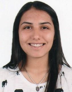 Estudiante de noveno ciclo de la carrera de “Educación Secundaria con especialidad en Ciencias Sociales” (décimo superior) en la Pontificia Universidad Católica del Perú (PUCP). Comprometida en ayudar a desarrollar y mejorar la educación en el país, con h