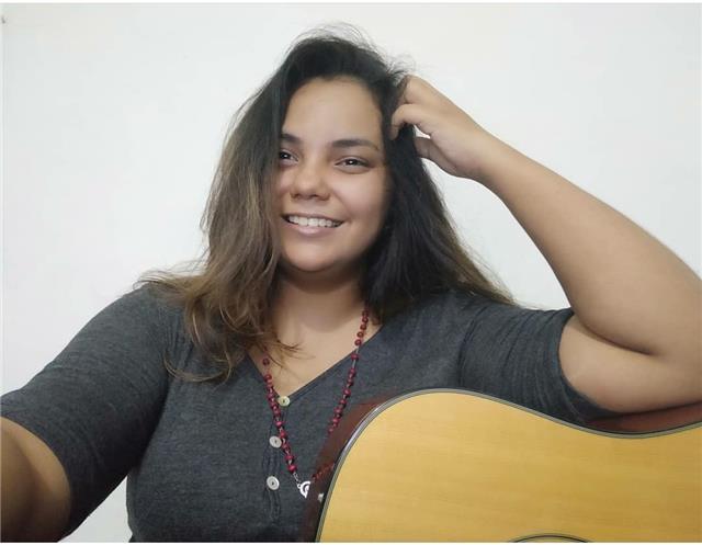 Profesora de música Ofrece clases para iniciales en música