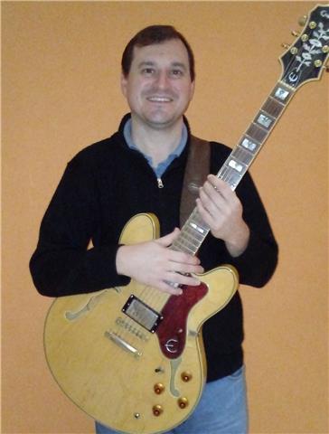 Clases de guitarra en tres de febrero