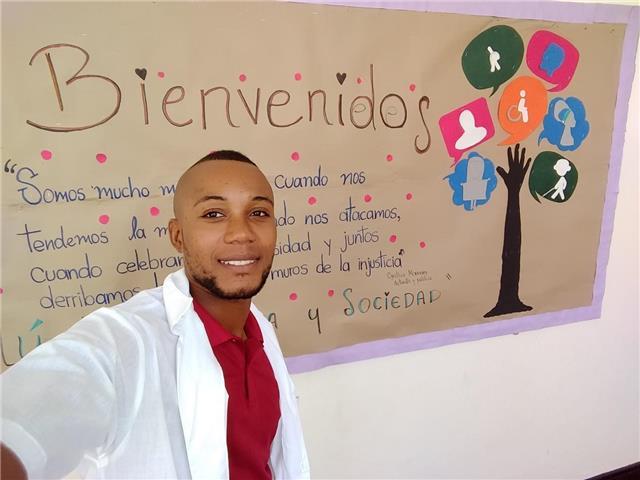 Profesional bilingüe (inglés) Licenciado en Filosofía te ofrece clases de Filosofía, Ciencias Sociales, Inglés y áreas a fines