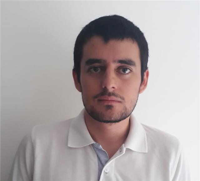 Soy Químico Industrial de la Universidad Tecnológica de Pereira con apróximadamente un año de experiencia dando clases particulares de manera presencial y virtual