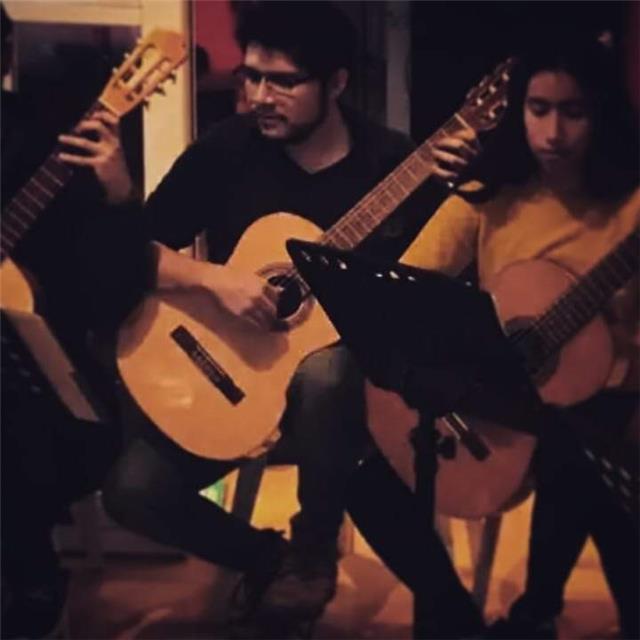 Introducción a la guitarra clásica y al solfeo para niños y principiantes