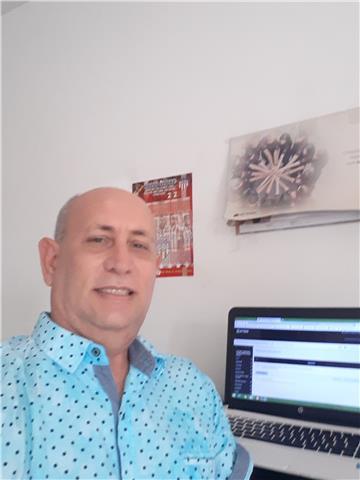 Profesor de Cs Sociales con doctorado ofrece sus servicios para brindar asesoría en : Historia, antropología, sociología, geografía, filosofía y otras áreas de las Cs Sociales